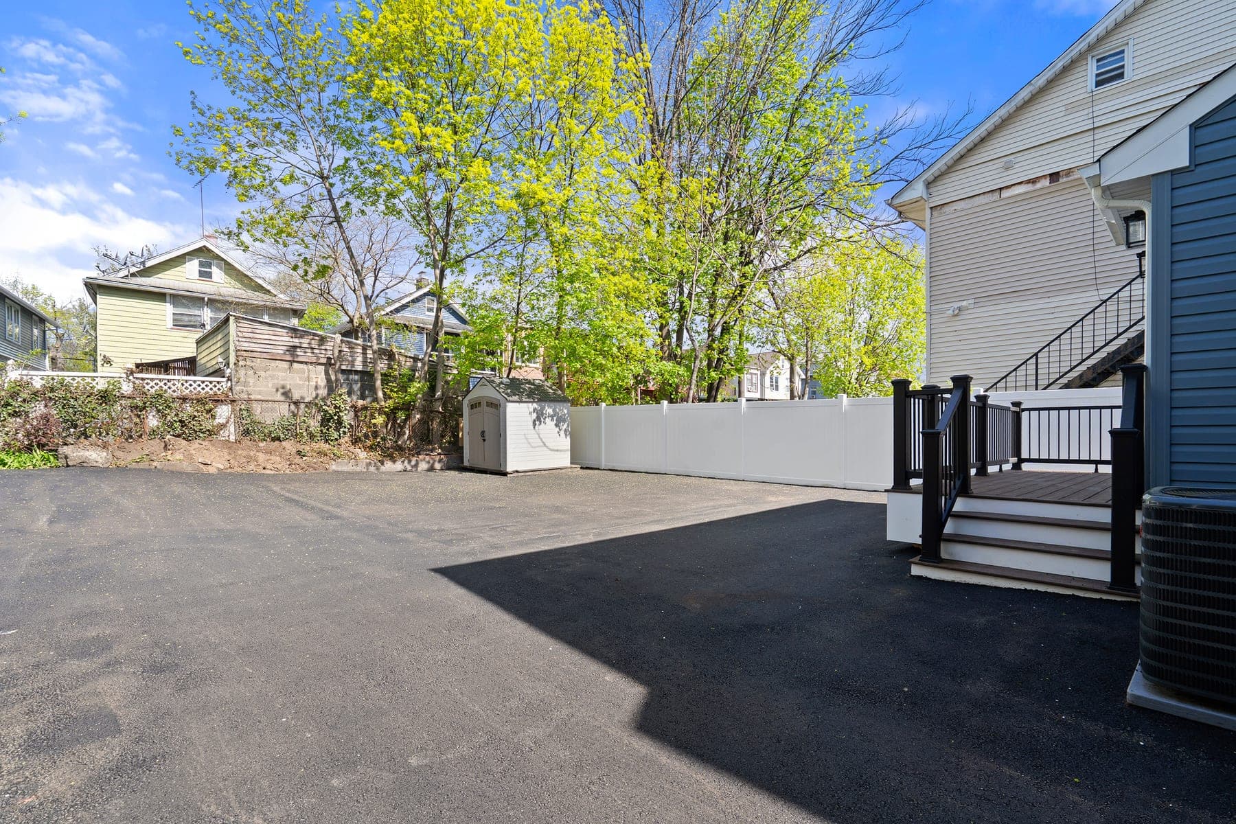 Maple Residence — Driveway